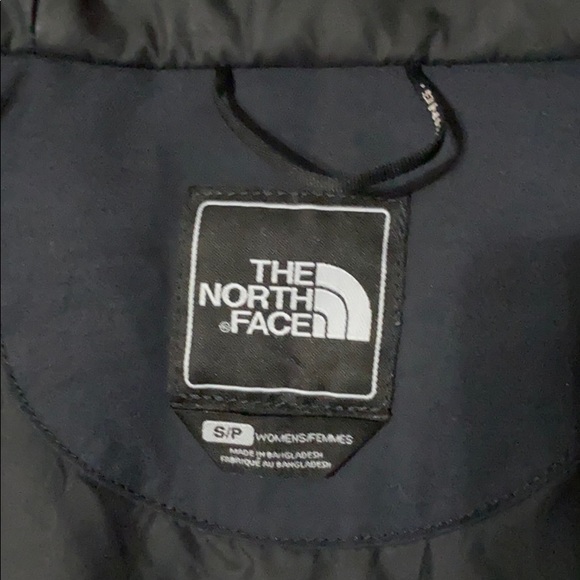 Women’s Down Parka with attached hood - Picture 3 of 6